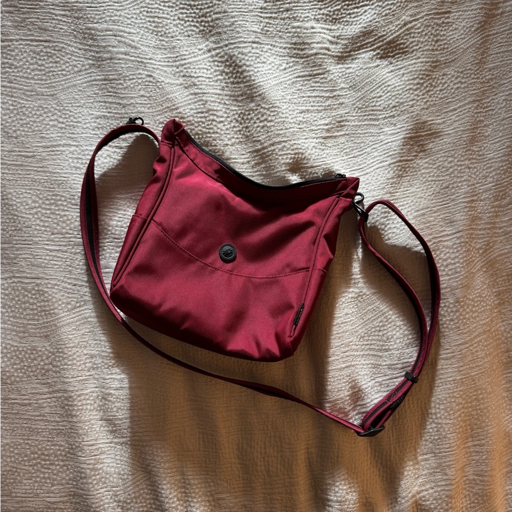 Pacsafe Citysafe 100 Crossbody Purse